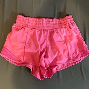 Lululemon High rise hotty hot 2.5 shorts